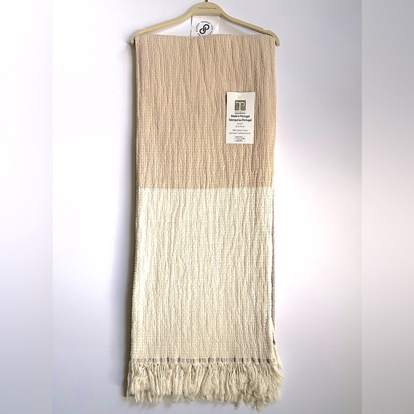🎁Texteis Penedo S.A. Throw Blanket - Pale Peach Color Block